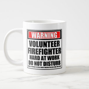 Warnung des freiwilligen Feuerwehrmanns bei der Ar Jumbo-Tasse