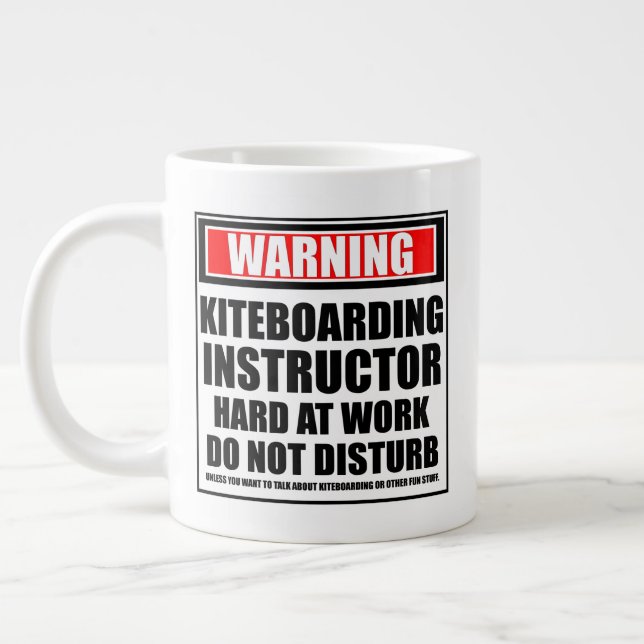 Warnung des Kiteboarding Instructors hart am Arbei Jumbo-Tasse (Links)
