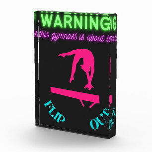 Warnung: Dieser Gymnast wird gerade Gedreht Fotoblock
