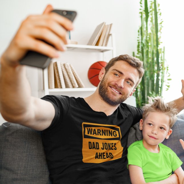 Warnung Vater Jokes Ahead Funny Customizable T-Shirt (Von Creator hochgeladen)