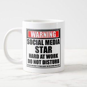 Warnung vor Social Media Star hart am Arbeitsplatz Jumbo-Tasse
