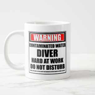 Warnung vor verunreinigtem Wassertaucher bei der A Jumbo-Tasse