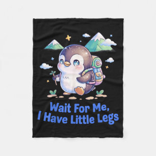 Warte auf den Pinguin mit kleinen Beinen beim Wand Fleecedecke