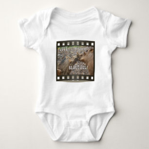 WARTHOG LIEBE IST SCHÖNER KUSS BABY STRAMPLER