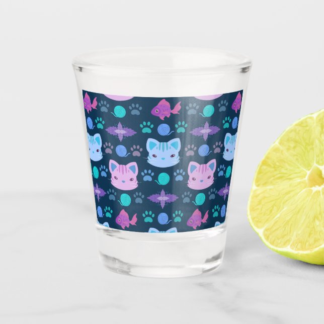 Was Cool ist, Kitty Cat in Lila und blau Schnapsglas (Vorderseite)