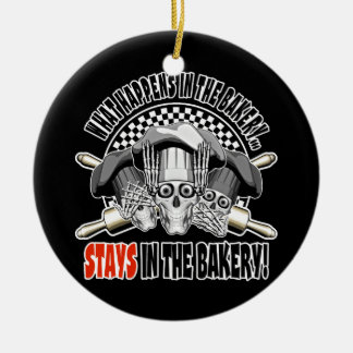 Was in der Bäckerei passiert: Rollende Buttone Keramikornament