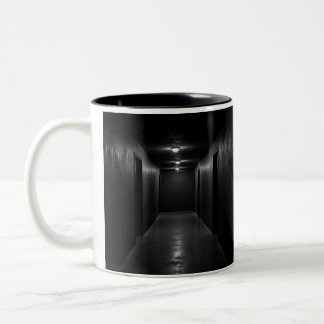 Was ist dieser Ort? Zweifarbige Tasse