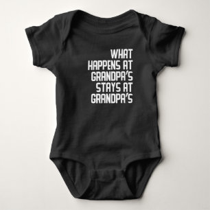 Was passiert bei den Bleibe der Großvater bei Groß Baby Strampler