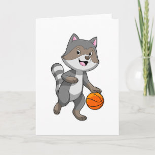 Waschbär als Basketballspieler mit Basketball Karte