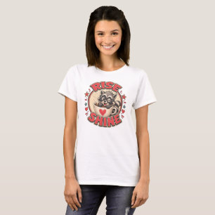 Waschbär-Cafe-Liebhaber-Illustration "Rise & Shine T-Shirt