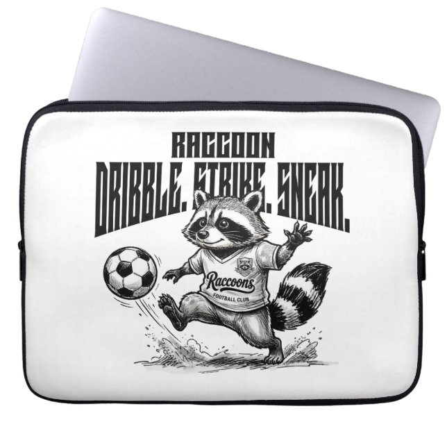 "Waschbär-Fußballstar - Dribbel-Strike-Schleich " Laptopschutzhülle (Vorderseite)