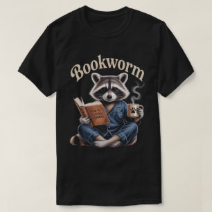 Waschbär Kaffee Bücherliebhaber   Bücherwurm liest T-Shirt