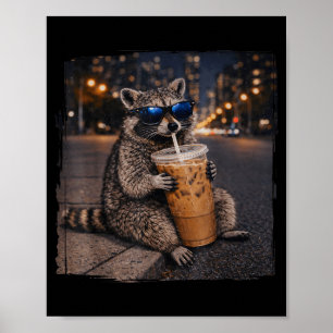 Waschbär trinkt eisgekühlten Kaffee lustiger Tier- Poster