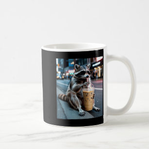 Waschbär trinkt eisgekühlten Kaffee lustiges Tier- Kaffeetasse
