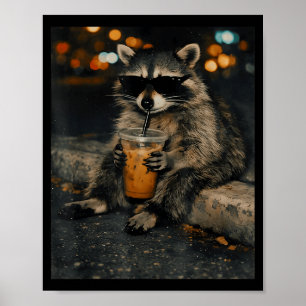 Waschbär trinkt eisgekühlten Kaffee lustiges Tier- Poster