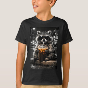 Waschbär trinkt eisgekühlten Kaffee lustiges Tier T-Shirt