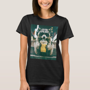 Waschbär trinkt eisgekühlten Kaffee Tier Meme Graf T-Shirt