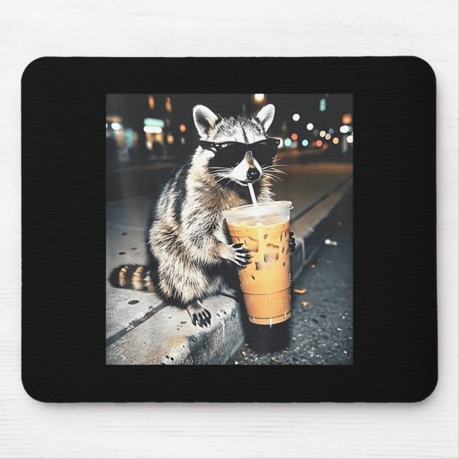 Waschbär trinkt Eiskaffee lustiger Tier-Meme Männe Mousepad (Vorne)