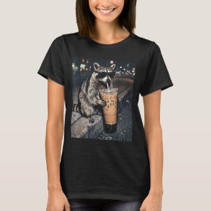 Waschbär trinkt Eiskaffee lustiges Tier Meme Männe T-Shirt