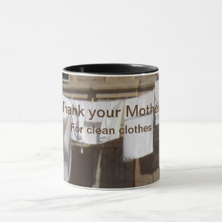 Wäscherei. Danke für die Tasse der sauberen Kleidu