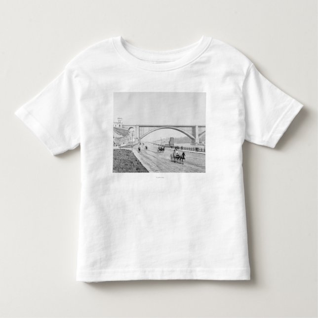 Washington-Brücke und die Speedway-Fotografie Kleinkind T-shirt (Vorderseite)