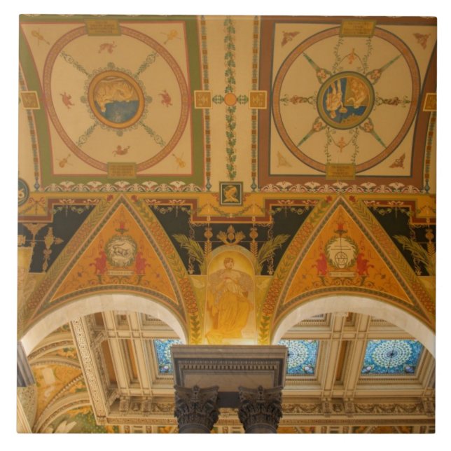 WASHINGTON, DC USA. Decke in großem Hall von Fliese (Vorderseite)