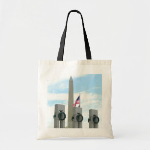 Washington Monument und WWII-Denkmal in DC Tragetasche