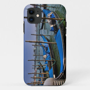 Wasser des Grand Canal mit aufgereihten Gondelboot Case-Mate iPhone Hülle