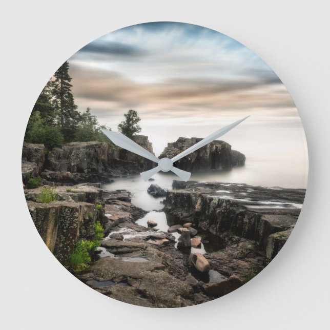 Wasser | Lake Superior Grand Marais, Minnesota Große Wanduhr (Vorderseite)