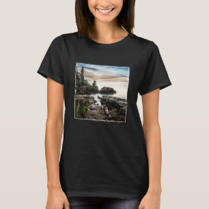 Wasser   Lake Superior Grand Marais, Minnesota T-Shirt
