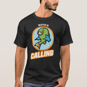 Wasser ruft lustigen Angler-Süchtigen T-Shirt