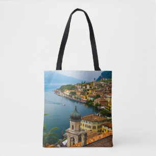 Wasser   San Benedetto Church Lake Garda, Italien