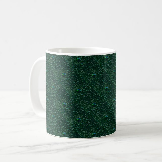 Wasser tropft auf grünem Metall Kaffeetasse (Vorderseite Links)