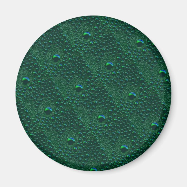 Wasser tropft auf grünem Metall Magnet (Vorne)
