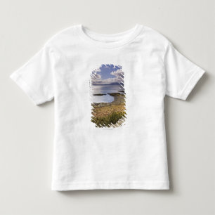 Wasser- und Küstenansicht in hochgebogene Kleinkind T-shirt