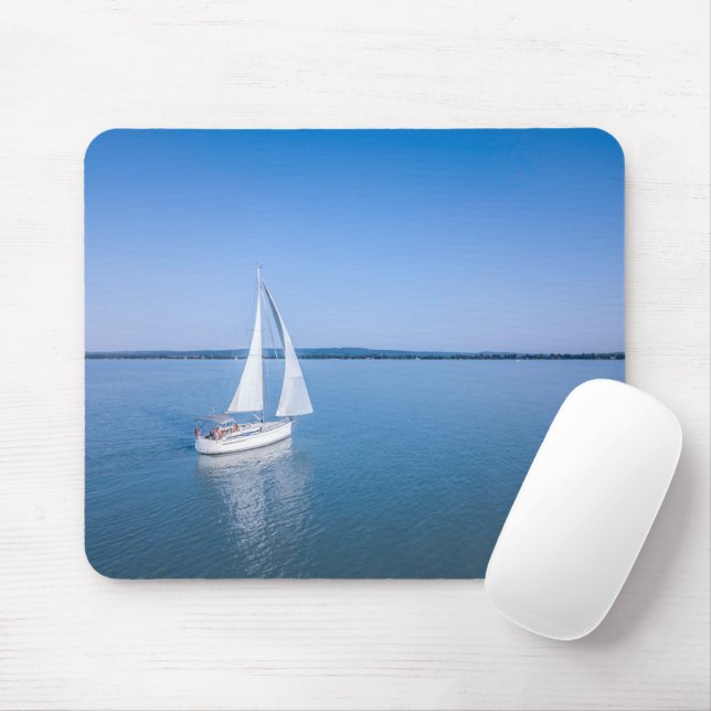 Wasser | Yacht am Plattensee Ungarn Mousepad (Mit Mouse)