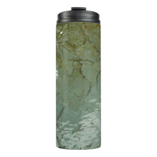 Wasserbedeckte Felsplatte Naturfoto Thermosbecher