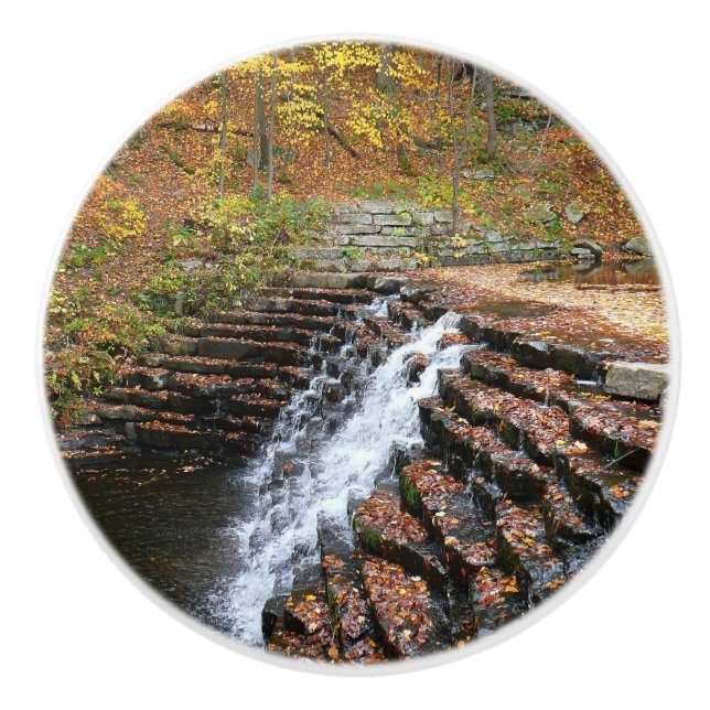 Wasserfall am Laurel Hill Staat Park II Keramikknauf (Vorderseite)