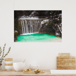 Wasserfall atemberaubendes türkis Wasser See Jasna Poster