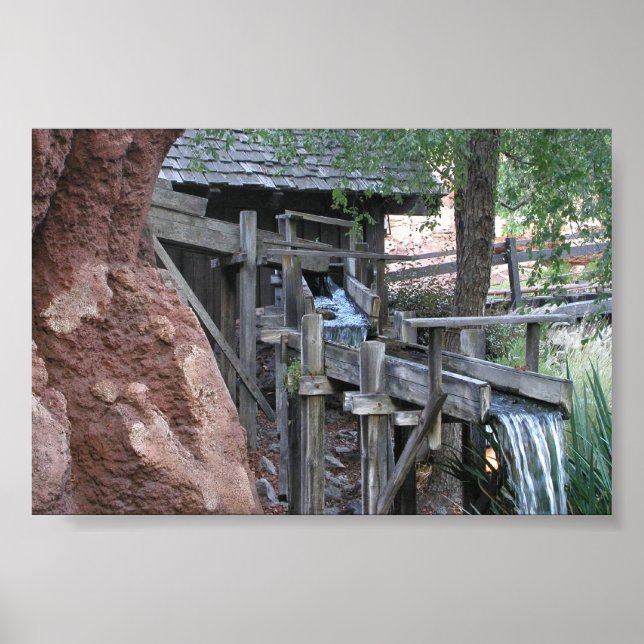 Wasserfall bei Big Thunder Bergbahn Poster (Vorne)