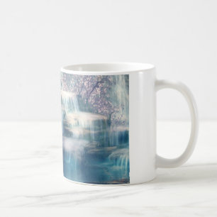 Wasserfall-Fee Tasse