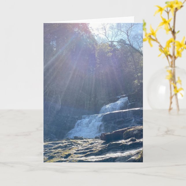 Wasserfall, Felsen und Sonnenstrahlen Karte (Gelbe Blume)