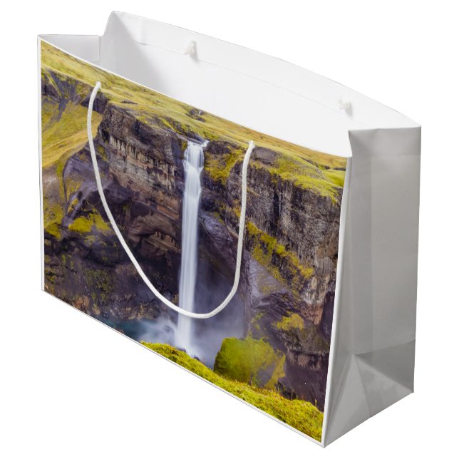 Wasserfall Haifoss, Island Große Geschenktüte (Rückseite Schrägansicht)