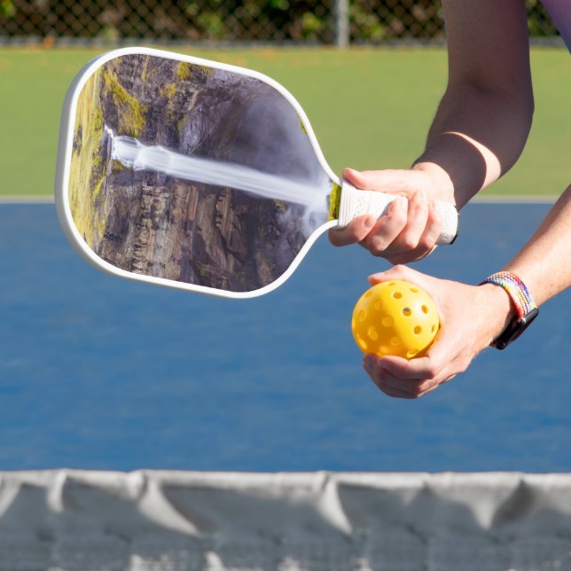 Wasserfall Haifoss, Island Pickleball Schläger (InSitu)