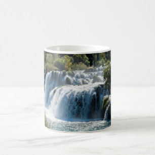 Wasserfall im Krka Nationalpark - Dalmatien, Kroat Kaffeetasse