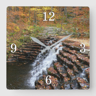 Wasserfall im Laurel Hill State Park II Quadratische Wanduhr