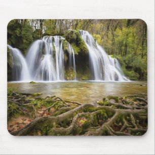 Wasserfall im Wald Mousepad