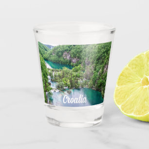 Wasserfall-Kaskade im Park der Plitvice Seen, Kroa Schnapsglas