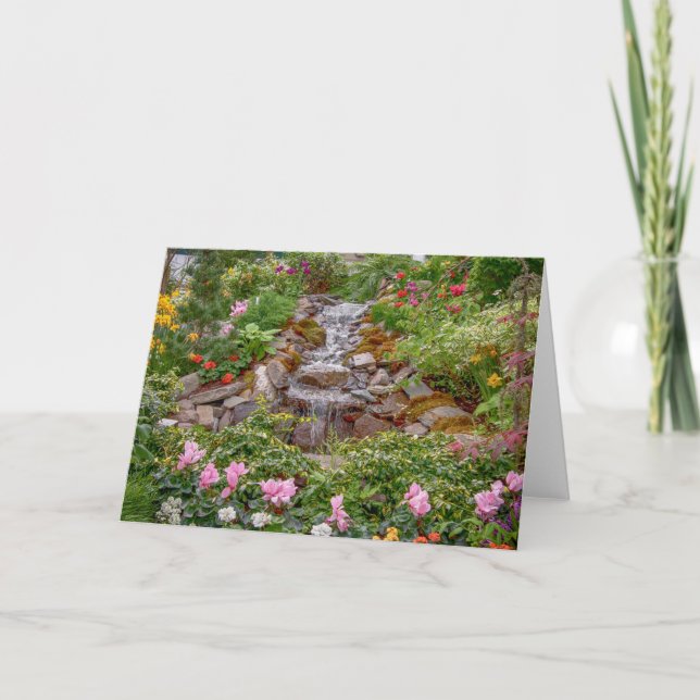 Wasserfall mit Frühlingsblumen Karte (Vorderseite)