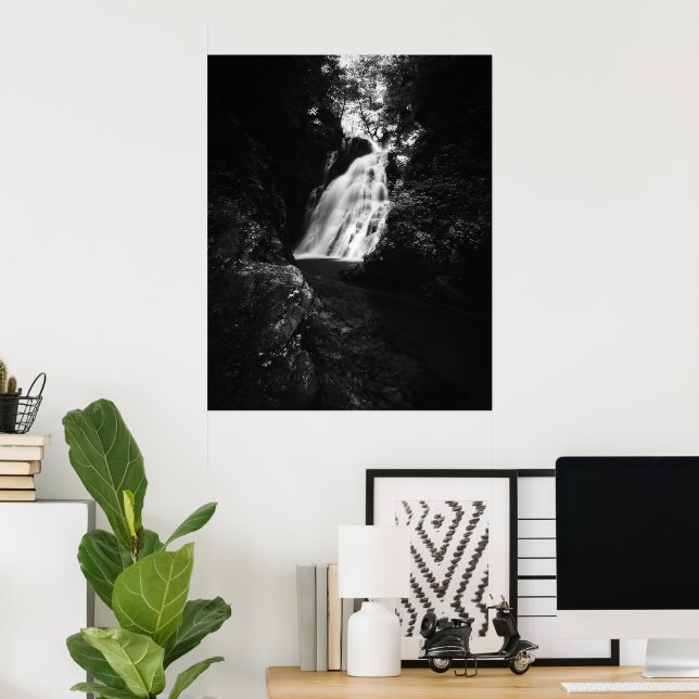 Wasserfall Šum in Schwarzweiß Poster (Heimbüro)